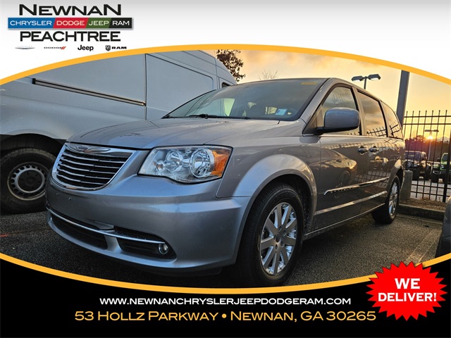 2016 Chrysler Town & Country Touring FWD