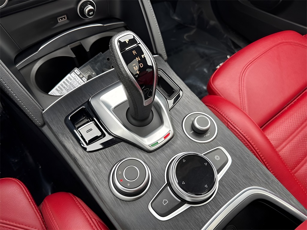 2022 Alfa Romeo Stelvio