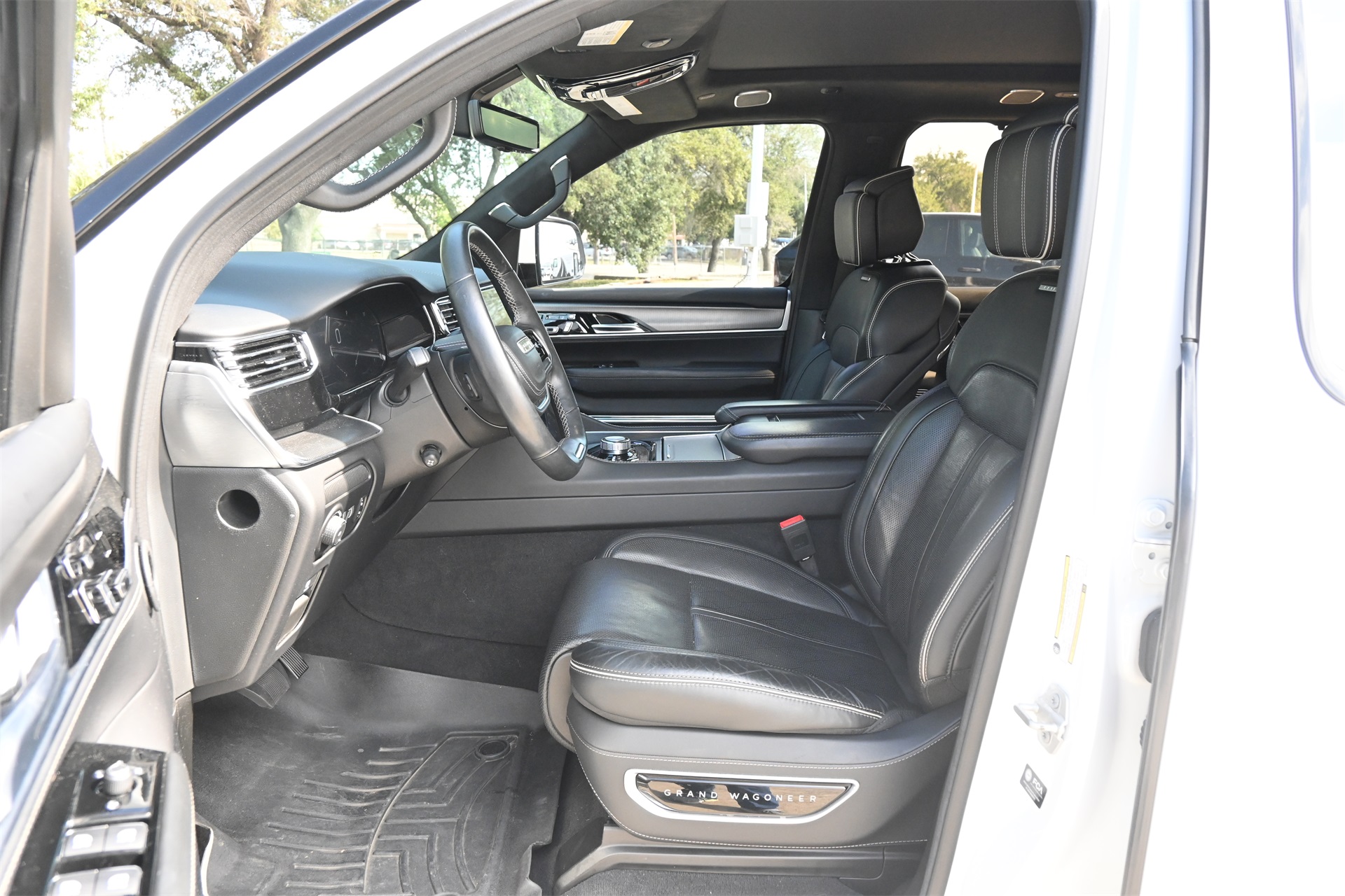 2022 Jeep Grand Wagoneer Series II White at Victoria Chrysler Dodge Jeep Ram