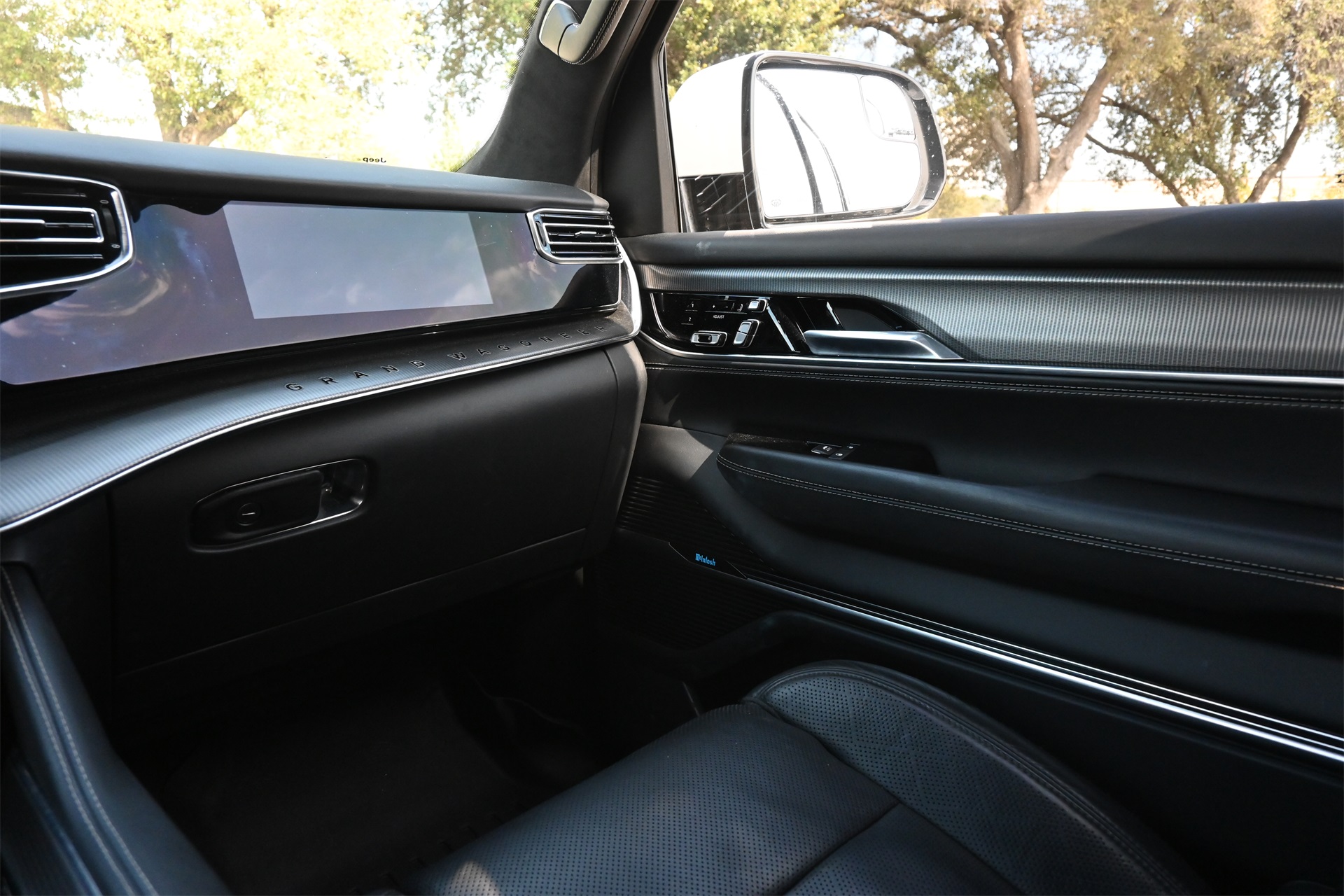 2022 Jeep Grand Wagoneer Series II White at Victoria Chrysler Dodge Jeep Ram