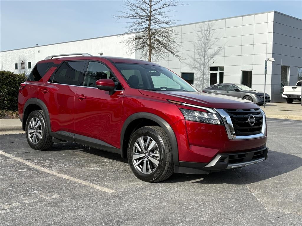 2025 Nissan Pathfinder SL 4WD