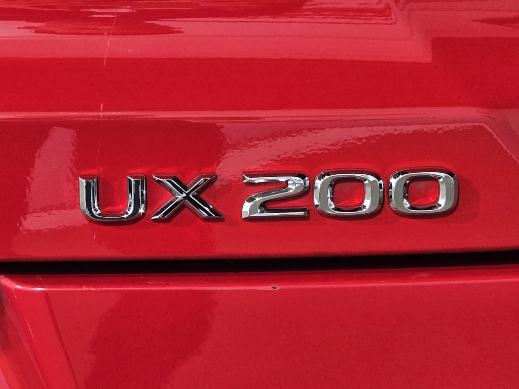 Thumbnail: 2022 Lexus UX - 11
