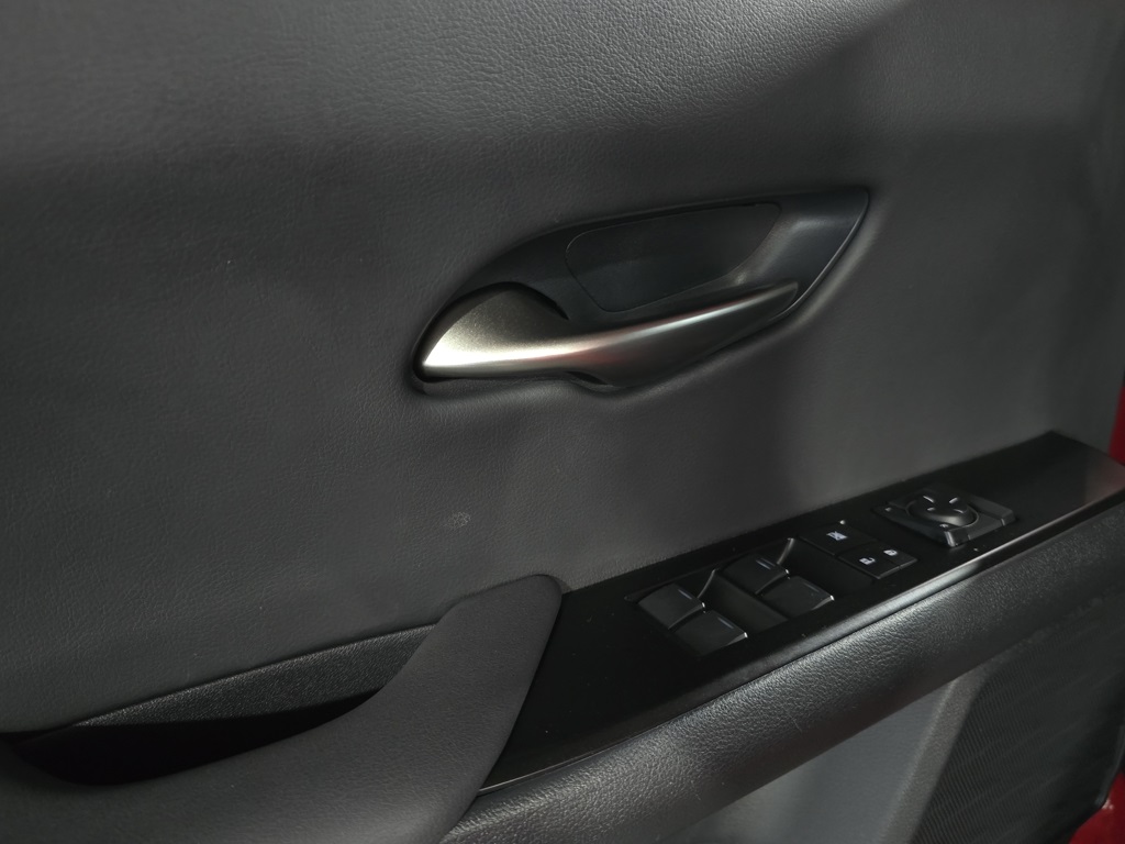 Thumbnail: 2022 Lexus UX - 13