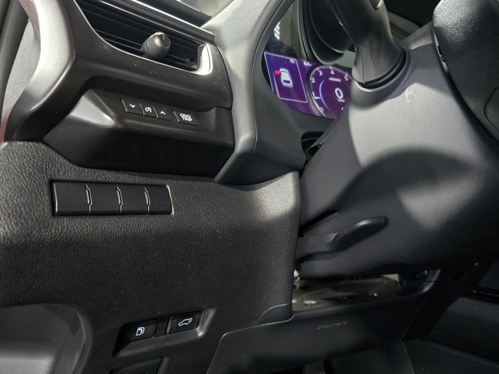 Thumbnail: 2022 Lexus UX - 14