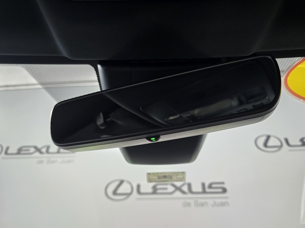 Thumbnail: 2022 Lexus UX - 20