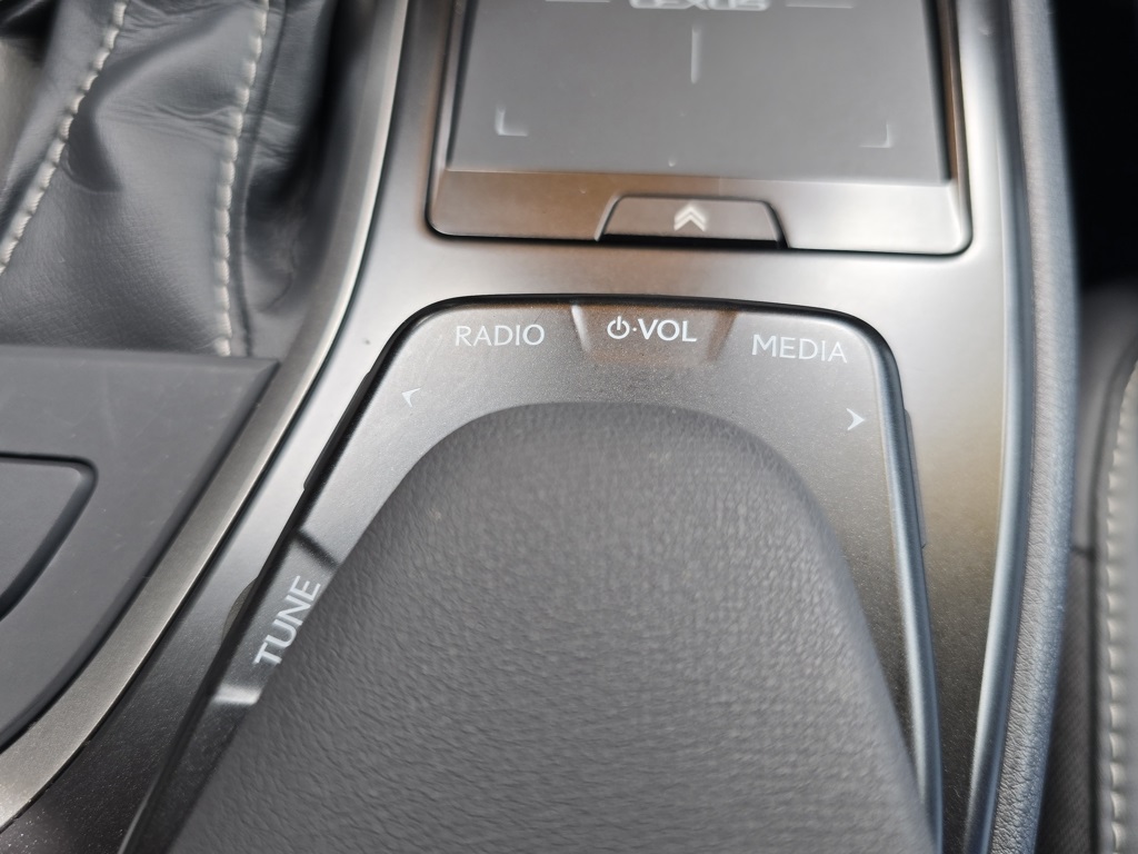 Thumbnail: 2022 Lexus UX - 25