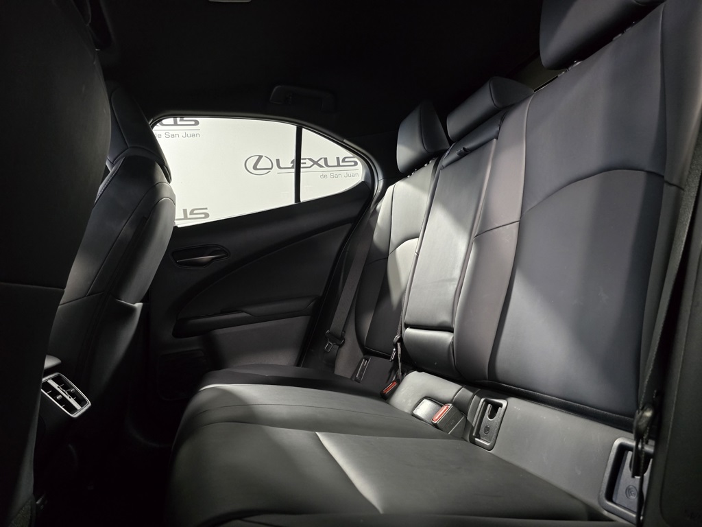Thumbnail: 2022 Lexus UX - 27