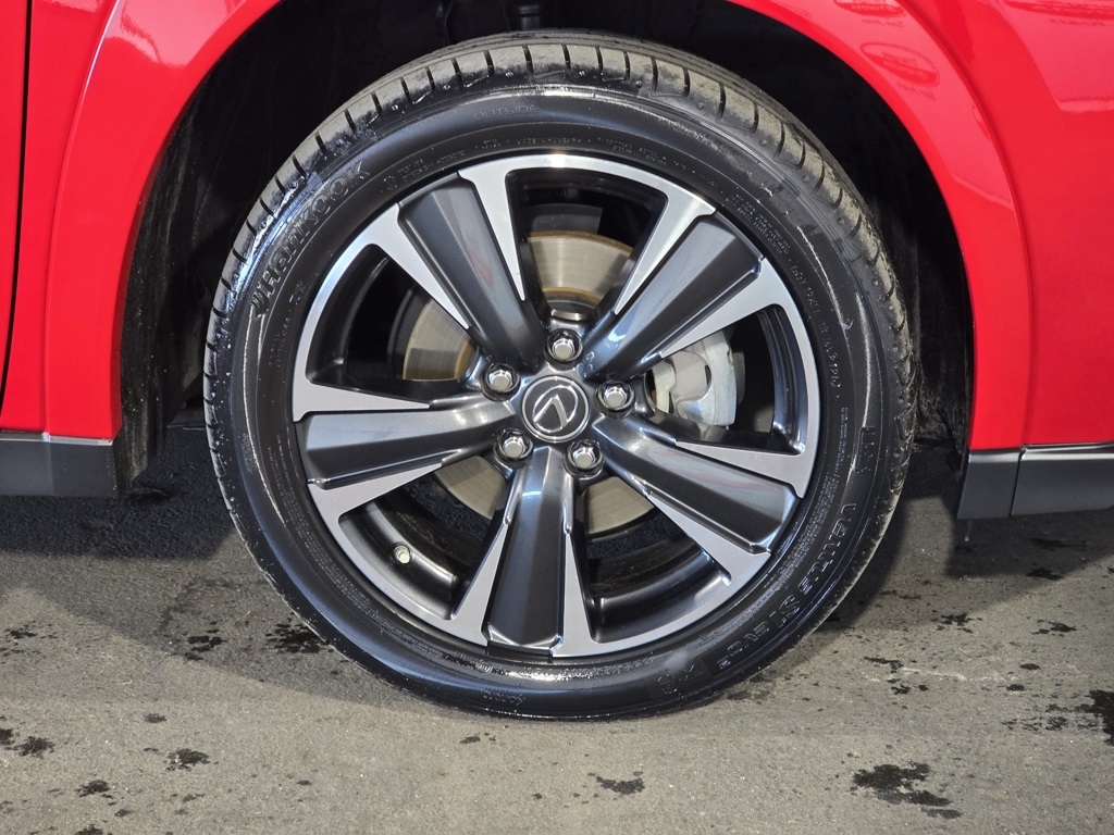 Thumbnail: 2022 Lexus UX - 4