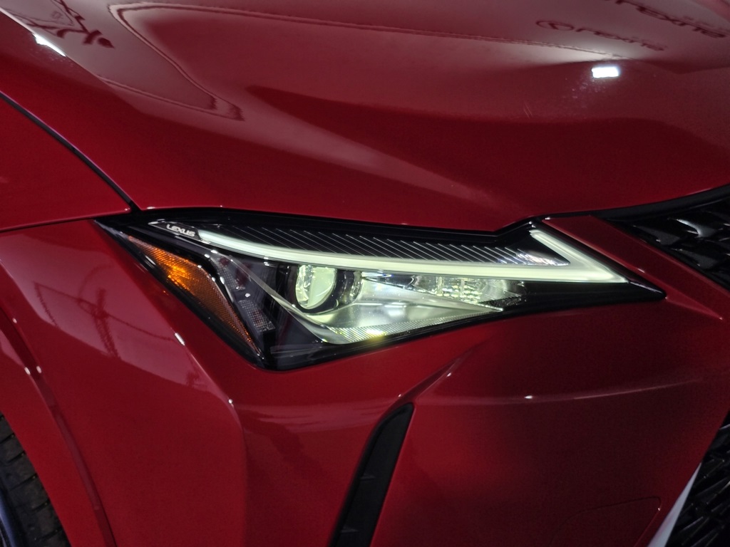 Thumbnail: 2022 Lexus UX - 5