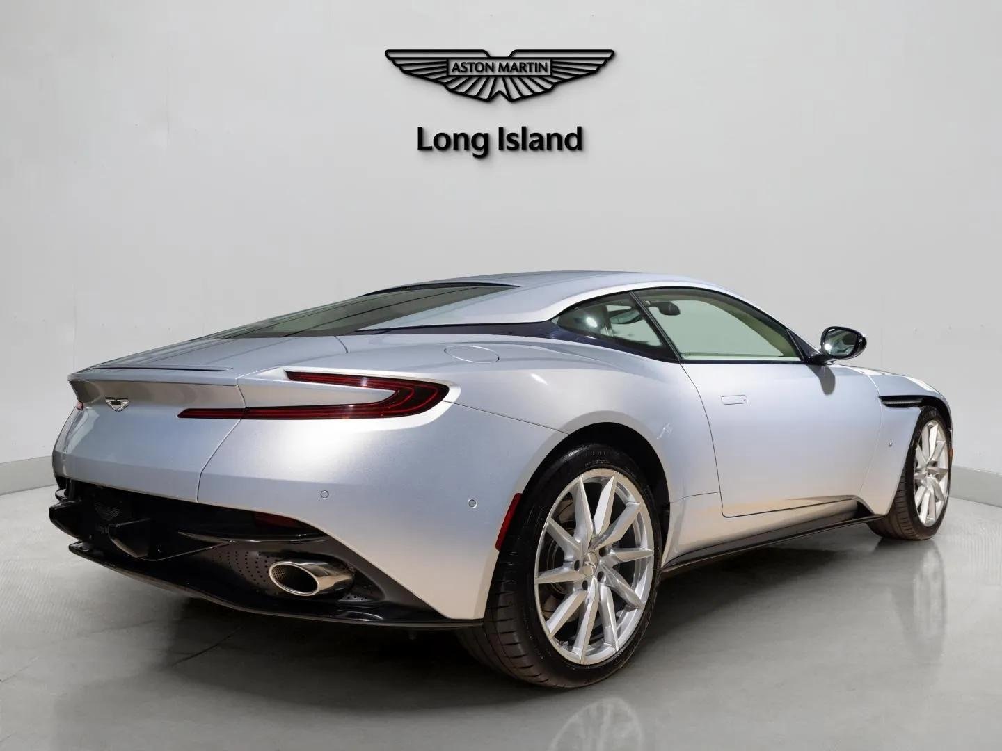 2017 Aston Martin DB11 AM5 photo 4