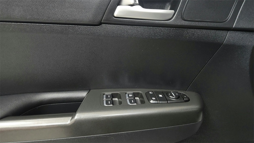 2021 Kia Sportage LX - 11