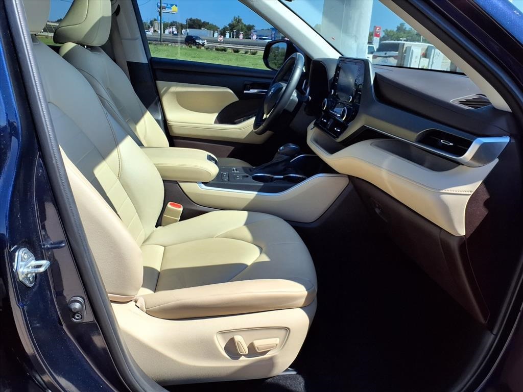 2021 Toyota Highlander XLE Blue at South Houston Nissan