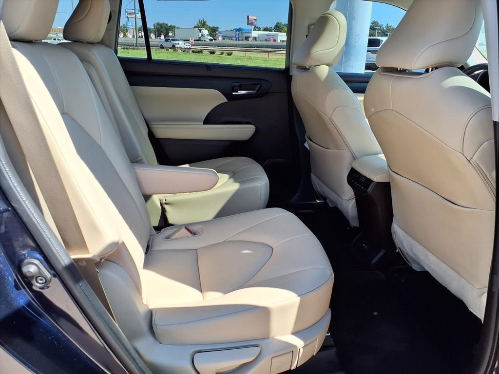 2021 Toyota Highlander XLE Blue at South Houston Nissan