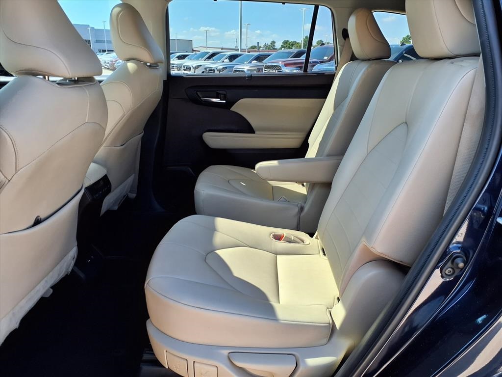 2021 Toyota Highlander XLE Blue at South Houston Nissan