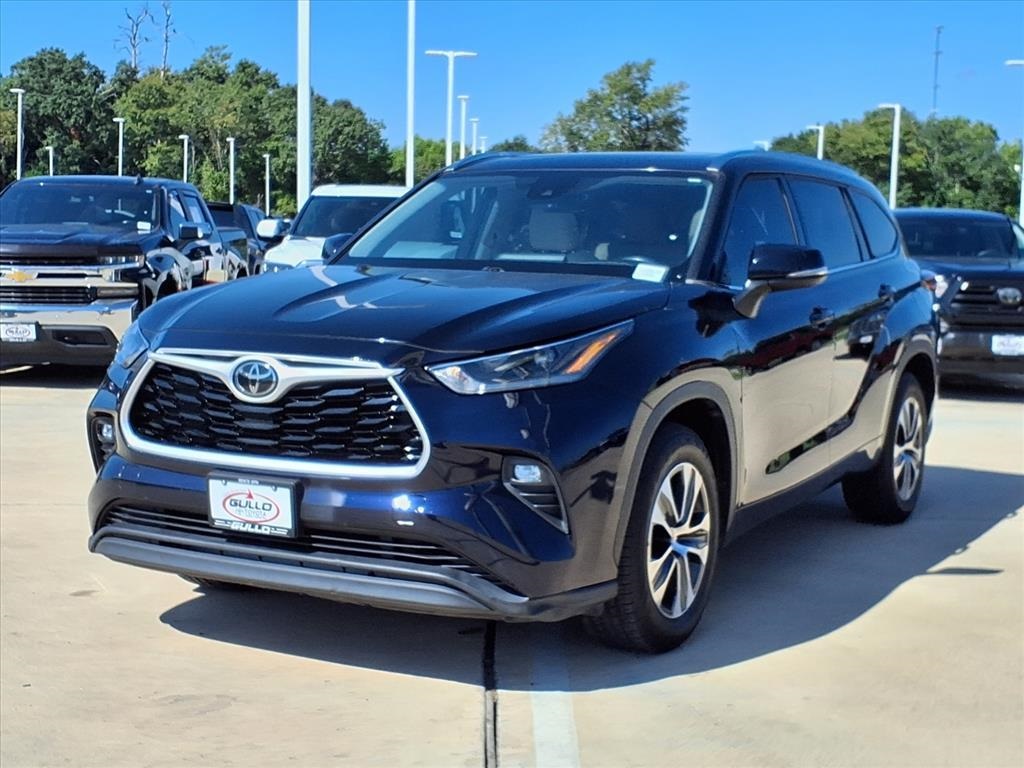 2021 Toyota Highlander XLE Blue at South Houston Nissan