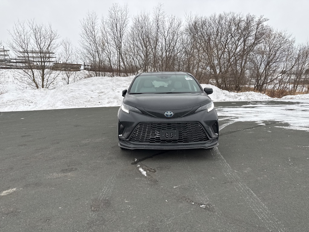 Used 2025 Toyota Sienna LE with VIN 5TDGSKFC0SS215531 for sale in Zumbrota, Minnesota