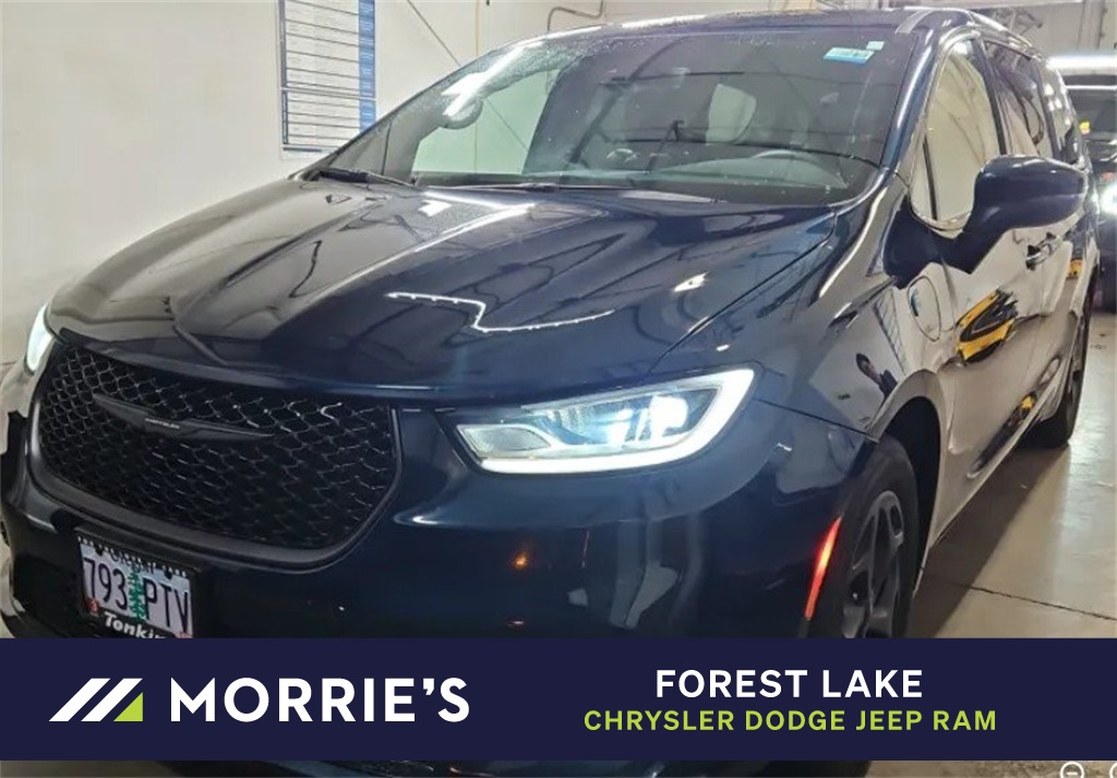 2023 Chrysler Pacifica Hybrid Touring L's photo