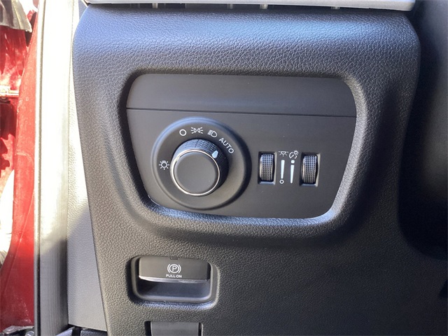 Used Car 2024 Jeep Grand Cherokee  Laredo For Sale Under $30,000 In San Antonio, Texas