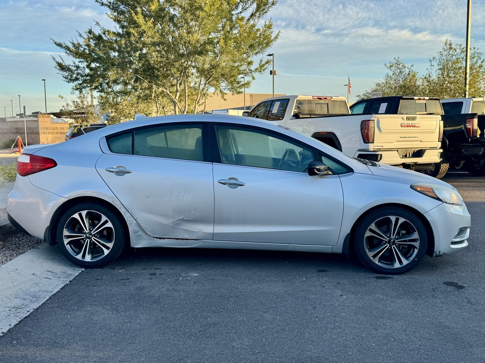 Used 2015 Kia Forte EX with VIN KNAFX4A83F5330256 for sale in Scottsdale, AZ