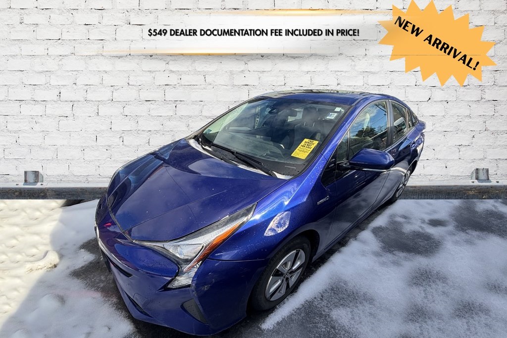 2016 Toyota Prius Three's photo