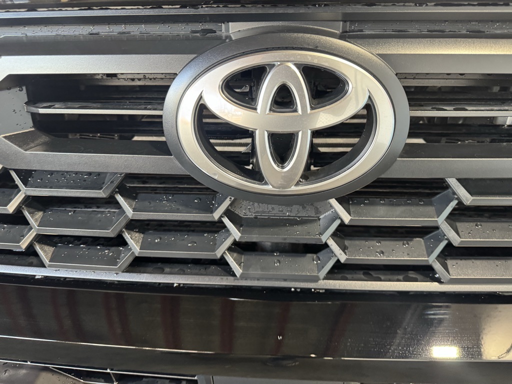 Thumbnail: 2025 Toyota Tacoma - 10