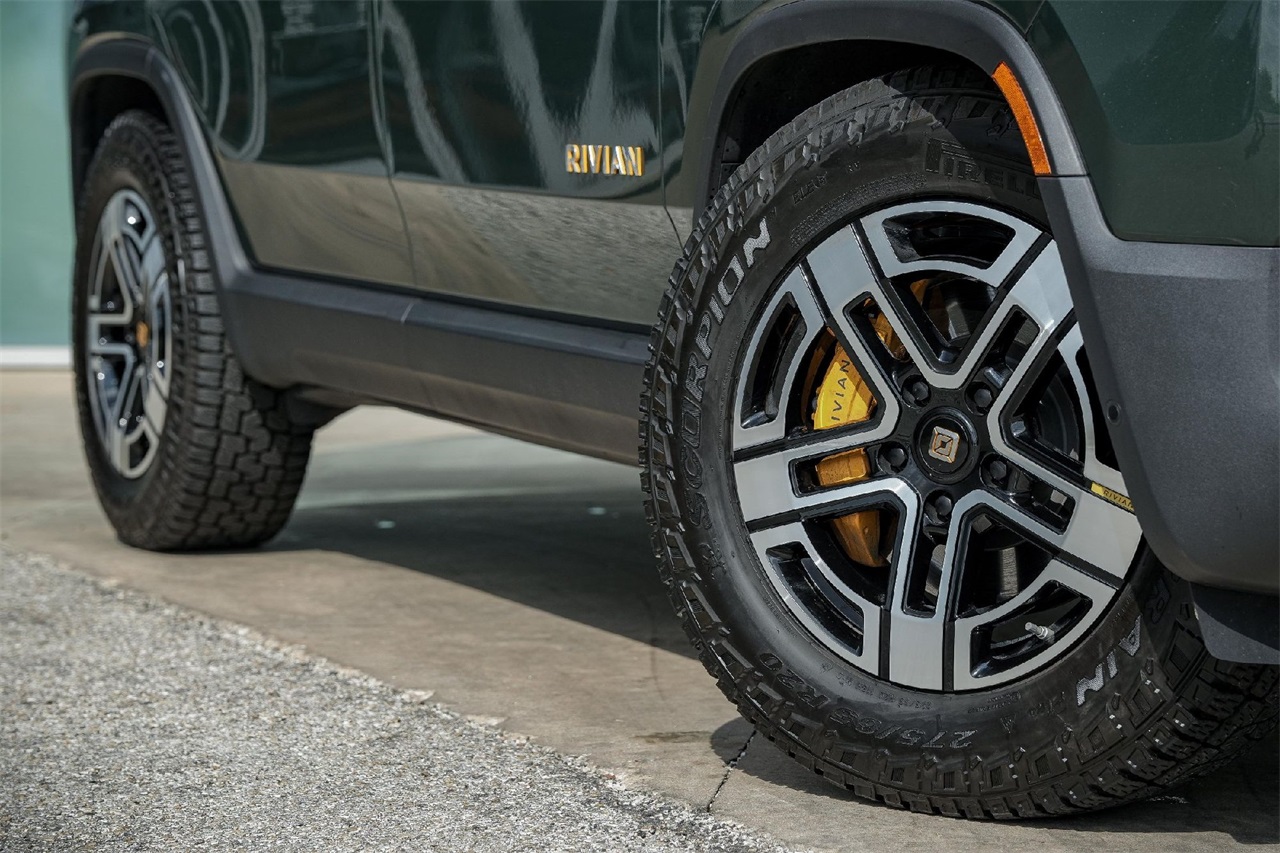 Used Car 2022 Rivian R1s  Launch Edition For Sale Under $70,000 In Austin, Texas