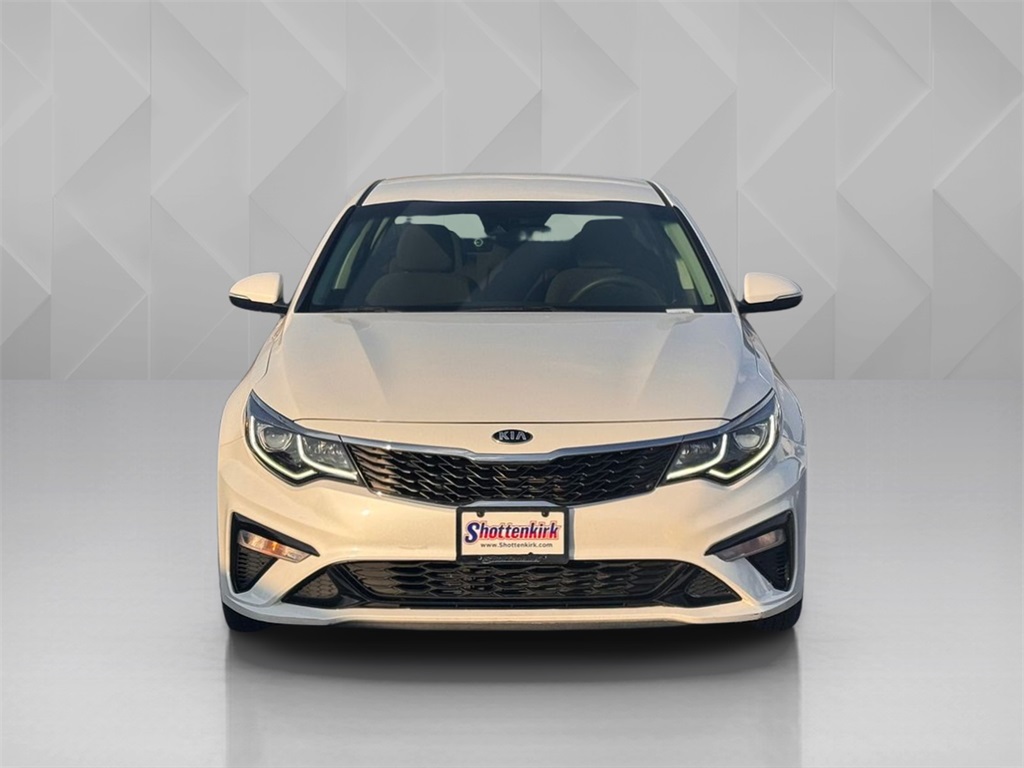 2019 Kia Optima LX White at Community Kia