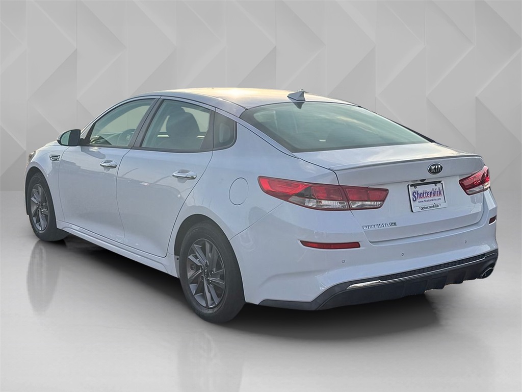 2019 Kia Optima LX White at Community Kia