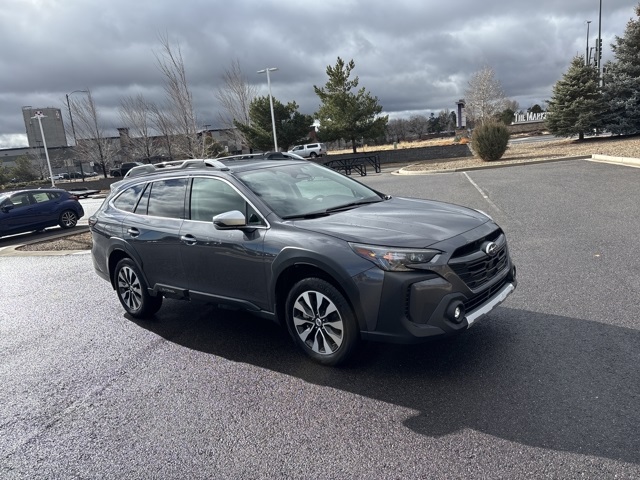 2025 Subaru Outback Touring's photo
