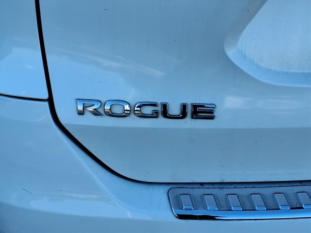 2015 Nissan Rogue SL White at Westside Lexus