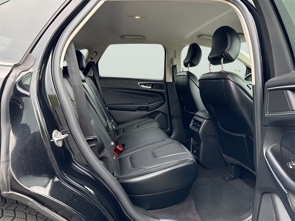 2016 Ford Edge