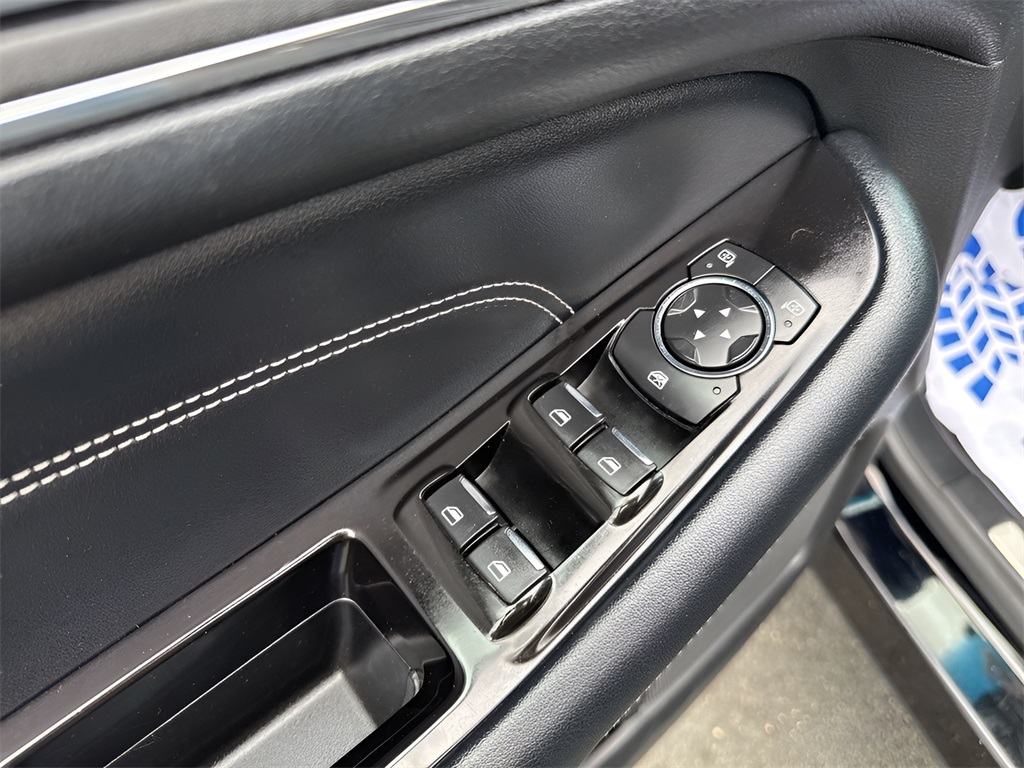 2016 Ford Edge