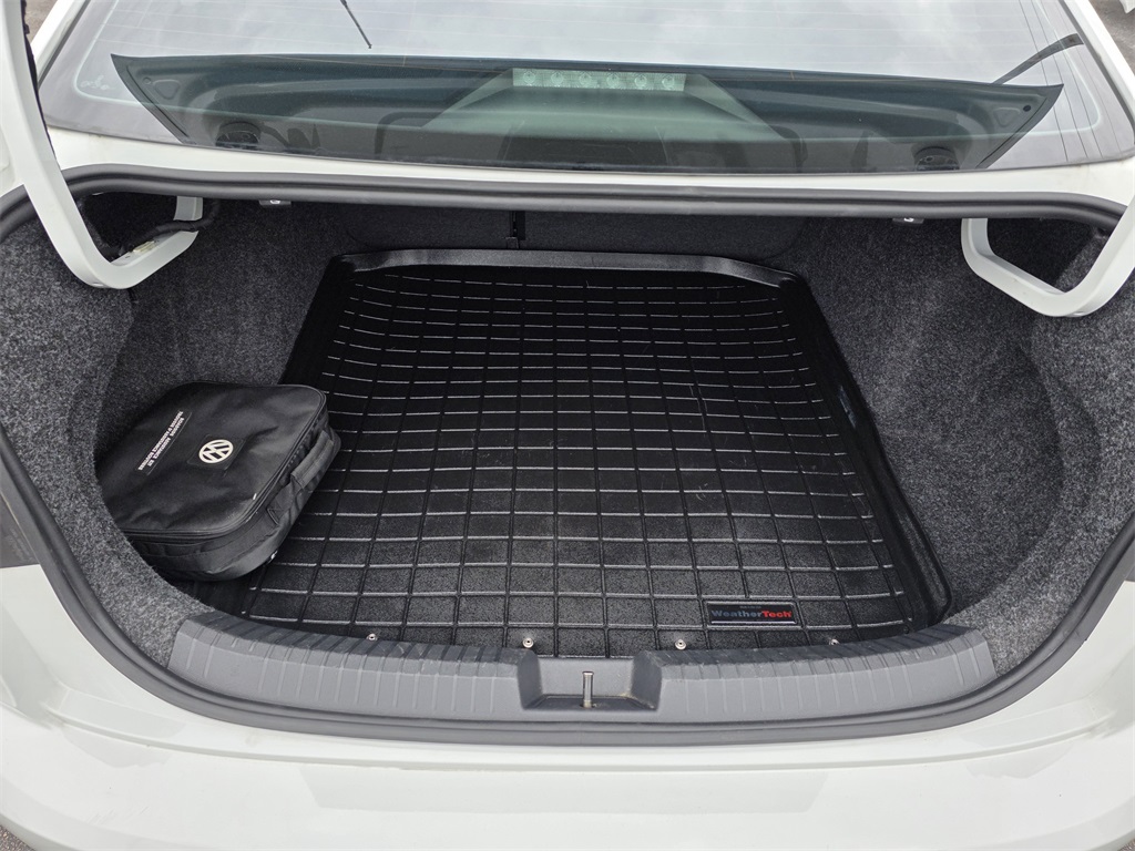 2019 Volkswagen Jetta SEL Premium White at Mac Haik CDJR North Houston