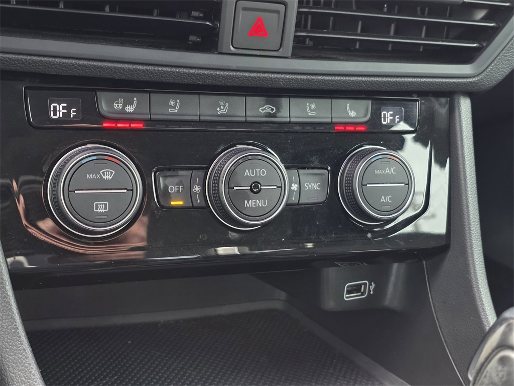 2019 Volkswagen Jetta SEL Premium White at Mac Haik CDJR North Houston