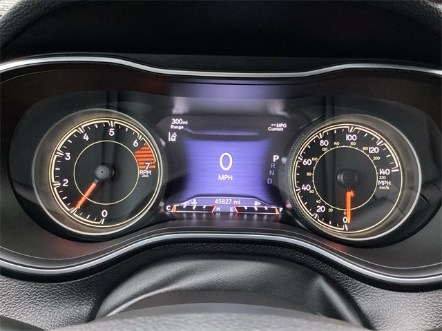 Used Car 2023 Jeep Cherokee  Altitude For Sale Under $25,000 In San Antonio, Texas