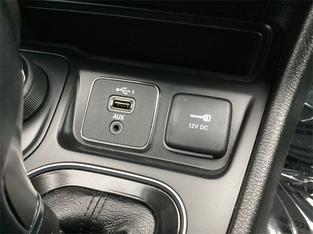 Used Car 2023 Jeep Cherokee  Altitude For Sale Under $25,000 In San Antonio, Texas