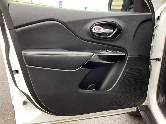 Used Car 2023 Jeep Cherokee  Altitude For Sale Under $25,000 In San Antonio, Texas