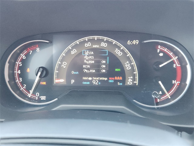 2025 Toyota RAV4 XLE - 10