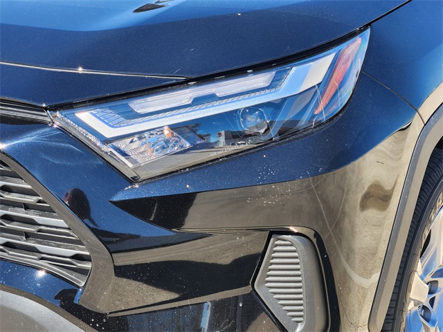 2025 Toyota RAV4 XLE - 4