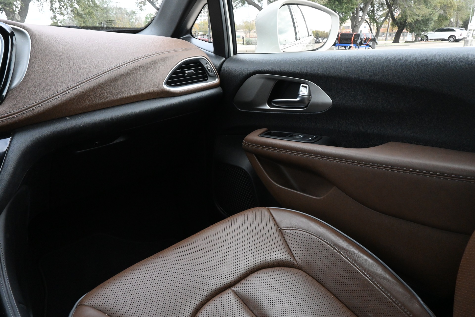 2021 Chrysler Pacifica Hybrid Limited White at Shottenkirk Kia Fort Bend