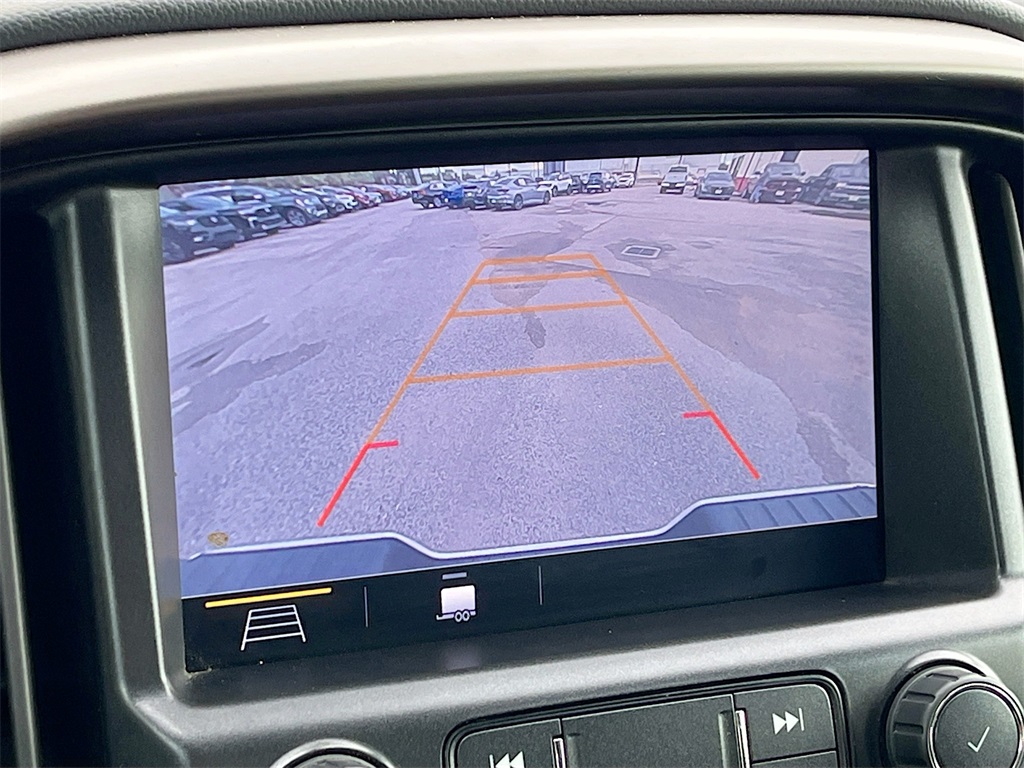 2022 Chevrolet Colorado Z71 White at Legacy Ford