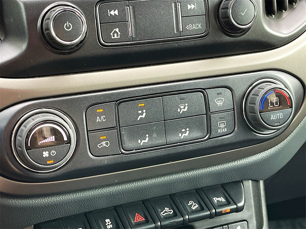 2022 Chevrolet Colorado Z71 White at Legacy Ford