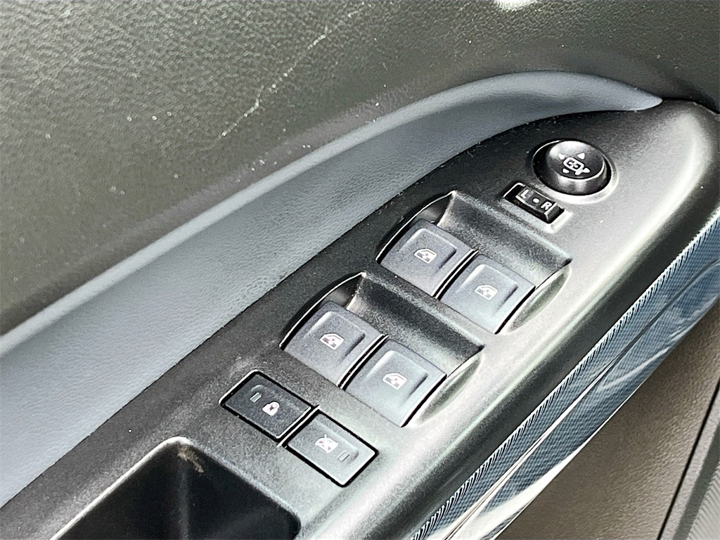 2022 Chevrolet Colorado Z71 White at Legacy Ford