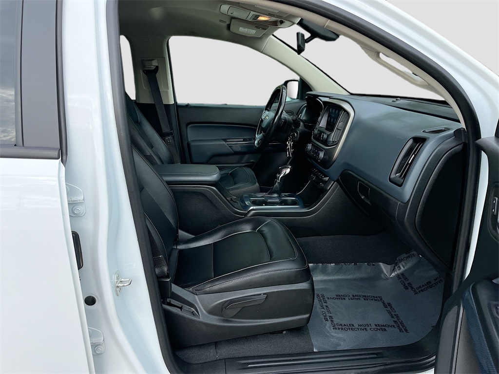2022 Chevrolet Colorado Z71 White at Legacy Ford