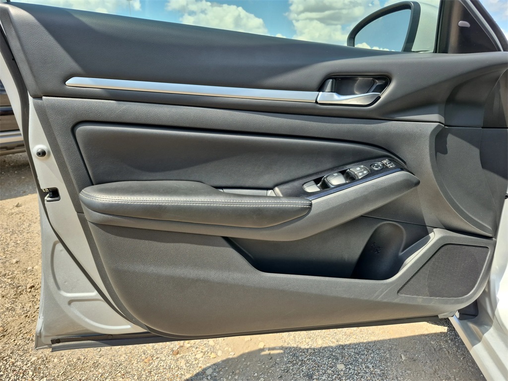 2023 Nissan Altima 2.5 SV Silver at Cook Ford