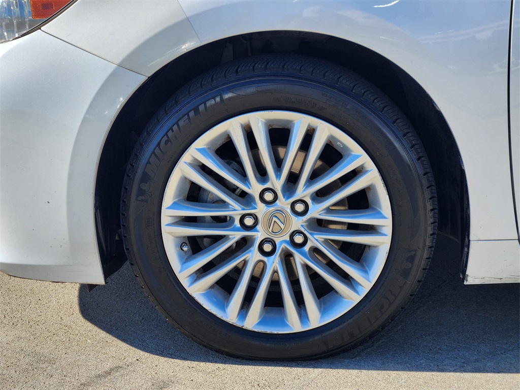 2013 Lexus ES 350  at Monument Chevrolet