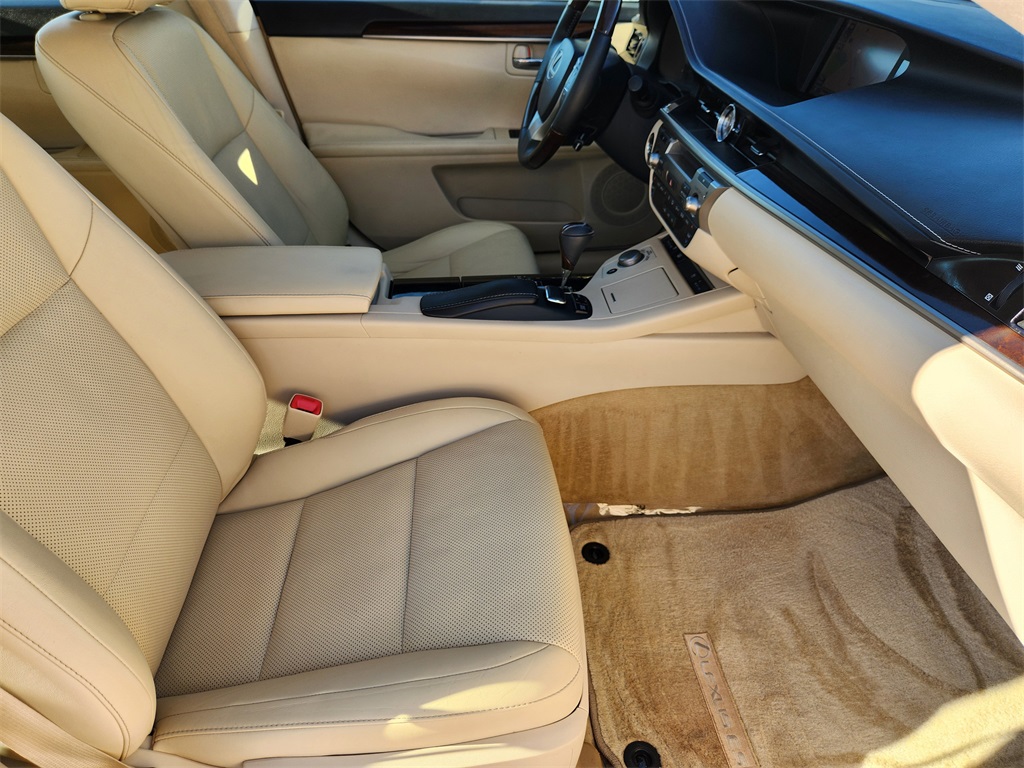 2013 Lexus ES 350  at Monument Chevrolet