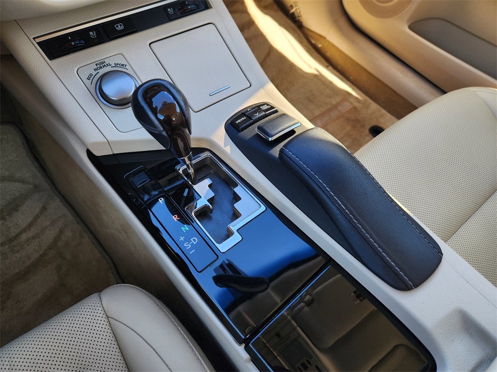 2013 Lexus ES 350  at Monument Chevrolet