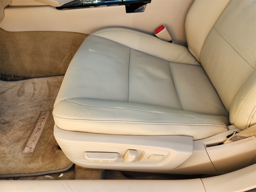 2013 Lexus ES 350  at Monument Chevrolet