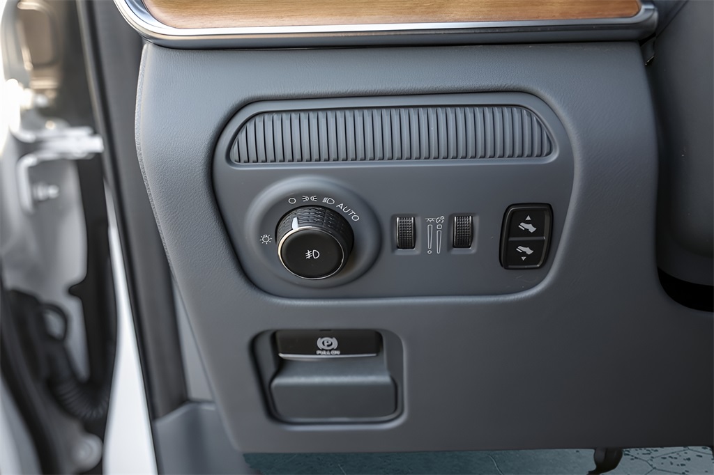 Used Car 2024 Jeep Grand Wagoneer  Series Iii For Sale Under $80,000 In Austin, Texas